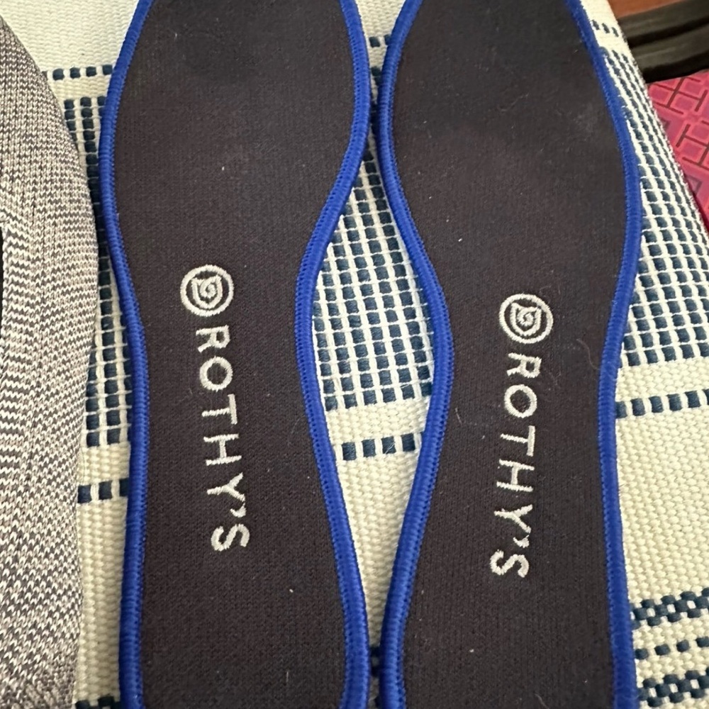 Pre-Loved Rothy's Taupe Heather Round Toe Knit Flats (RETIRED) - Picture 4 of 6